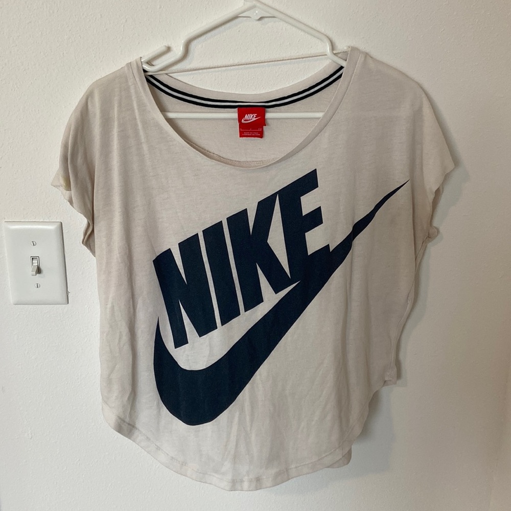 Nike Scoop athletic shirt